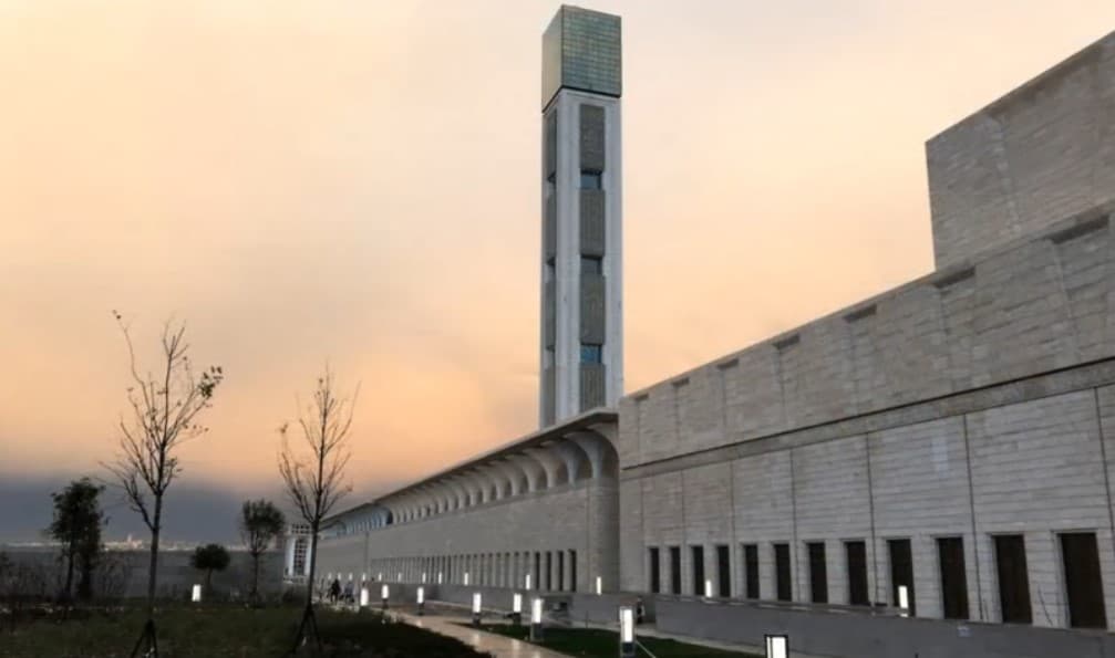 Side view of the Great Mosque of Algiers